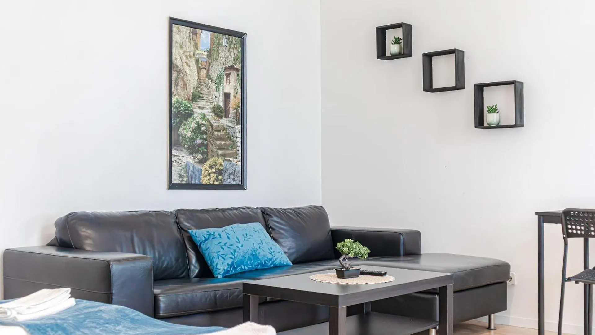 Comfortable City Living: 1Br W/ Private Garden Vienna Austria