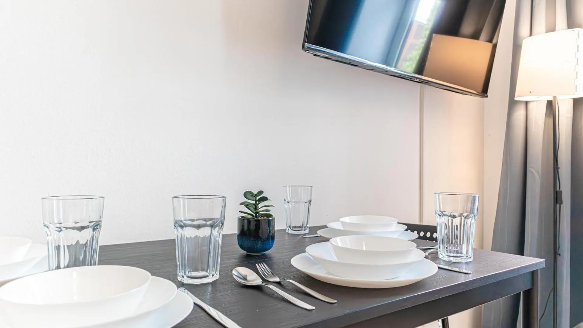 Comfortable City Living: 1Br W/ Private Garden Vienna Apartment