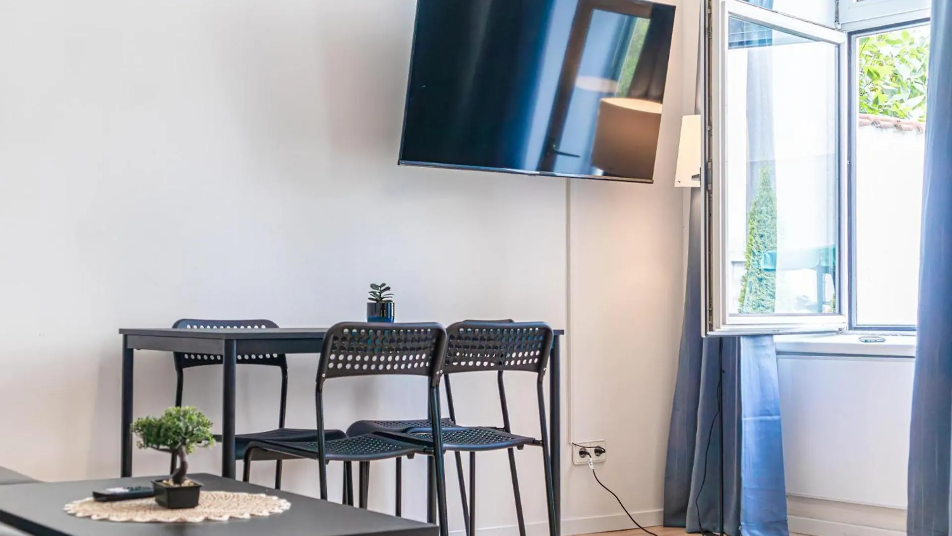 Comfortable City Living: 1Br W/ Private Garden Vienna