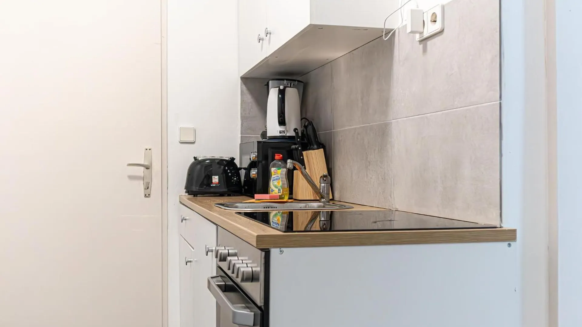 Comfortable City Living: 1Br W/ Private Garden Vienna